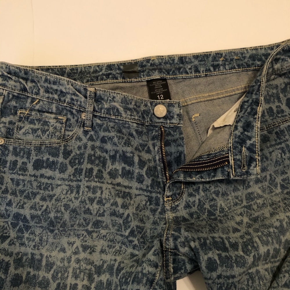 Mossimo Cropped Tie Dye Capri Jeans - 12